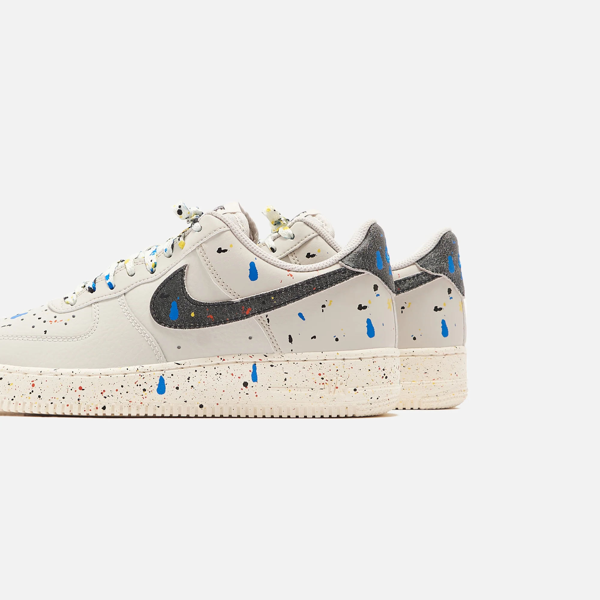 Nike Air Force 1 `07 LV8 - Light Bone / Black Sail / Black - Image 3