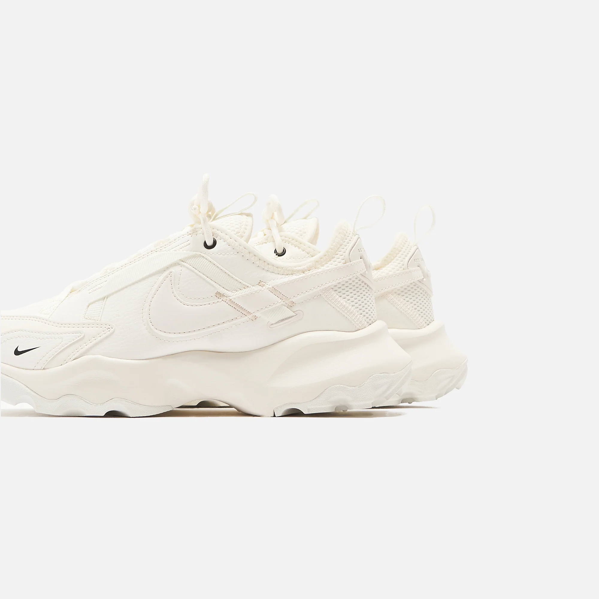 Nike WMNS TC 7900 - Sail / Black - Image 3